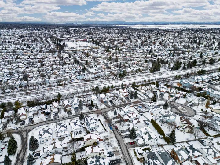 Photo 37 at 14 Gamma Court, Nepean (Heritage Park), Ottawa