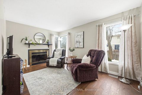 Photo 11 at 14 Gamma Court, Nepean (Heritage Park), Ottawa