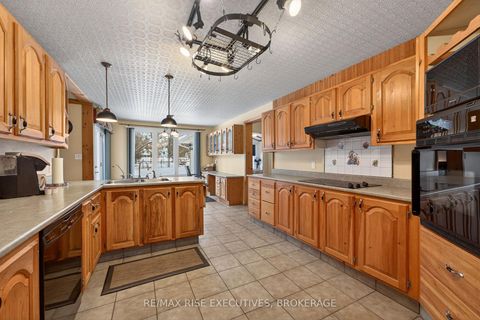 Photo 8 at 8 New Street, Rideau Lakes (Newboro) Twp, Rideau Lakes