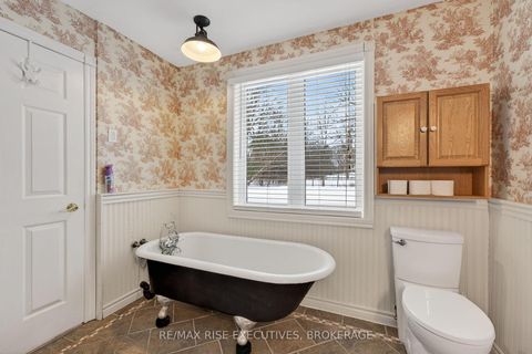 Photo 20 at 8 New Street, Rideau Lakes (Newboro) Twp, Rideau Lakes