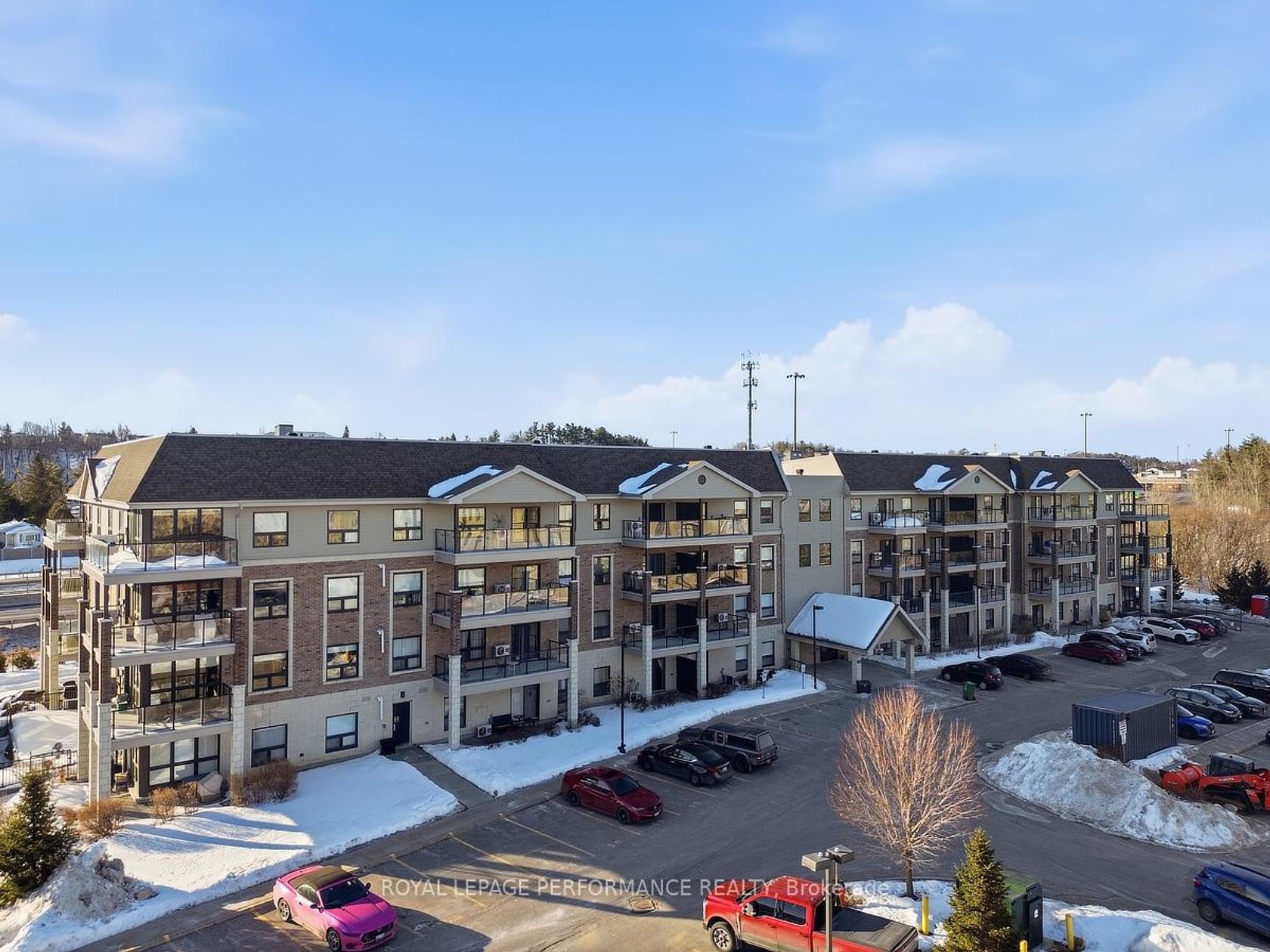116 - 120 Prestige Circle, Chatelaine Village, Orleans 2