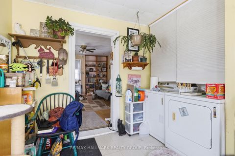 Photo 4 at 229 Gore Street E, Perth