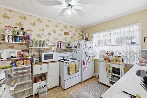 Photo 9 at 229 Gore Street E, Perth