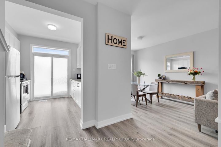 Photo 5 at 738 Chromite Private, Nepean (Heritage Park), Ottawa