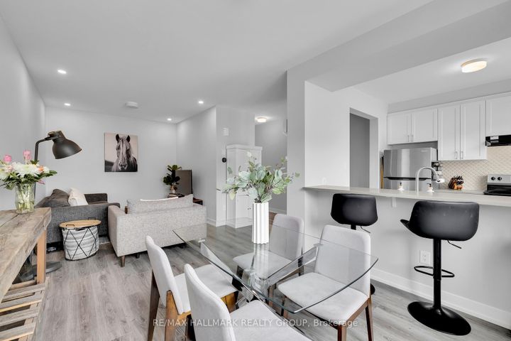 Photo 12 at 738 Chromite Private, Nepean (Heritage Park), Ottawa