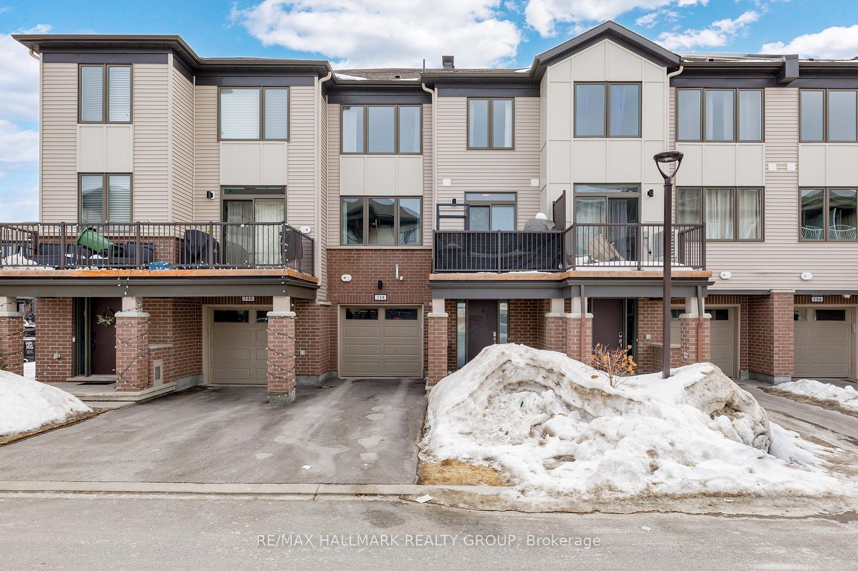 738 Chromite Private, Nepean (Heritage Park), Ottawa 