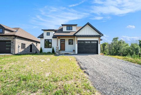 Photo 2 at 2 - 29 Whittlers Cove Lane, Rideau Lakes (North Crosby) Twp, Rideau Lakes