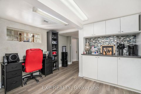 Photo 15 at 2147 Mer Bleue Road, Avalon West, Orleans