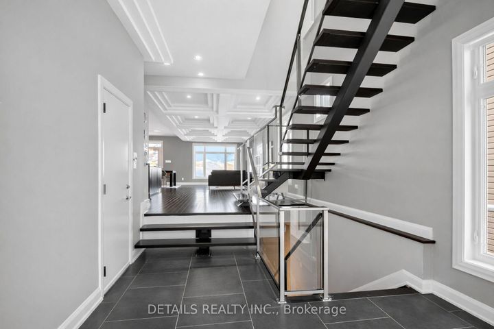 Photo 3 at 71 Eleanor Drive, Nepean (City View/Skyline/Fisher Heights/Parkwood Hills), Ottawa