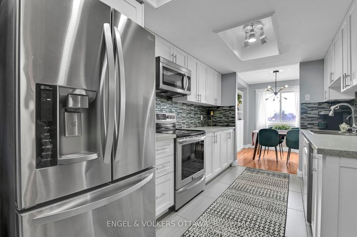 Photo 7 at 66 Hummingbird Crescent, Nepean (Cedargrove/Fraserdale), Ottawa