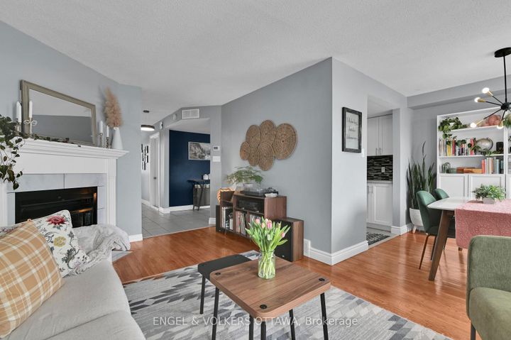 Photo 14 at 66 Hummingbird Crescent, Nepean (Cedargrove/Fraserdale), Ottawa