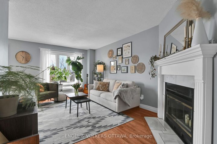 Photo 15 at 66 Hummingbird Crescent, Nepean (Cedargrove/Fraserdale), Ottawa