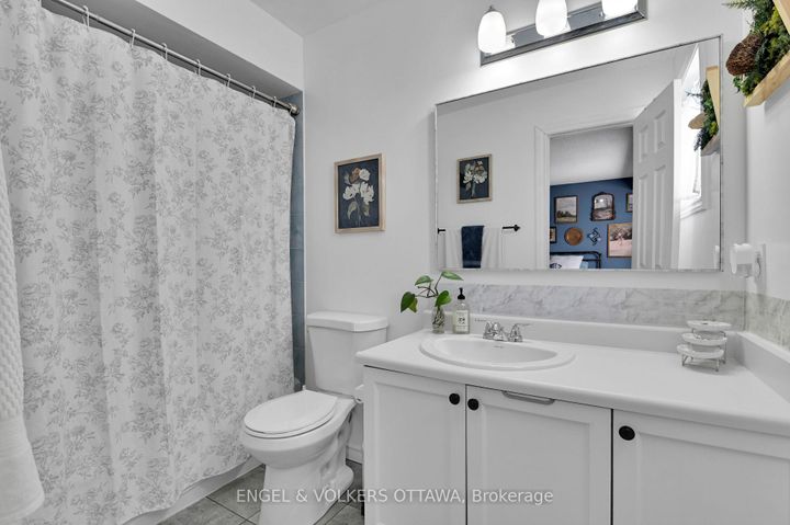 Photo 19 at 66 Hummingbird Crescent, Nepean (Cedargrove/Fraserdale), Ottawa