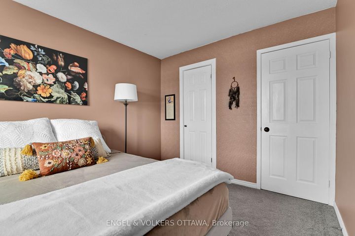 Photo 21 at 66 Hummingbird Crescent, Nepean (Cedargrove/Fraserdale), Ottawa