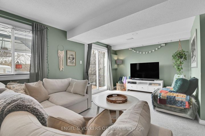 Photo 26 at 66 Hummingbird Crescent, Nepean (Cedargrove/Fraserdale), Ottawa