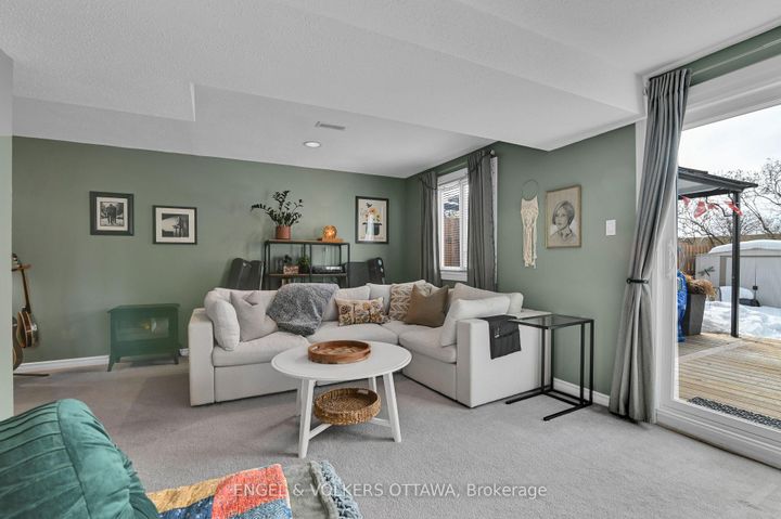 Photo 28 at 66 Hummingbird Crescent, Nepean (Cedargrove/Fraserdale), Ottawa