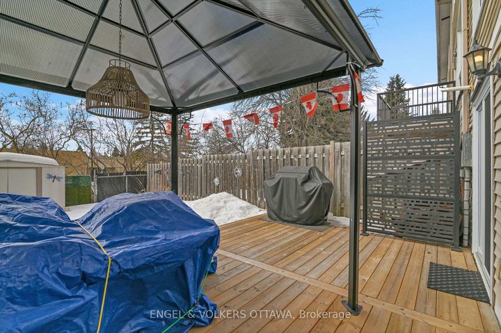 Photo 32 at 66 Hummingbird Crescent, Nepean (Cedargrove/Fraserdale), Ottawa