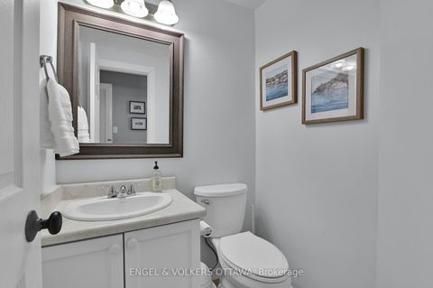 Photo 5 at 66 Hummingbird Crescent, Nepean (Cedargrove/Fraserdale), Ottawa