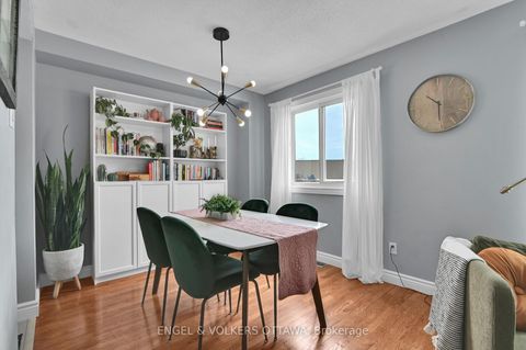 Photo 11 at 66 Hummingbird Crescent, Nepean (Cedargrove/Fraserdale), Ottawa