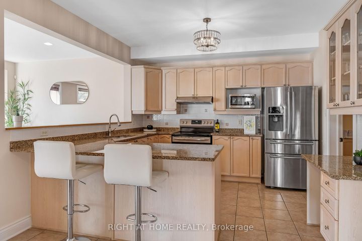 Photo 13 at 409 Beatrice Drive, Nepean (Longfields), Ottawa