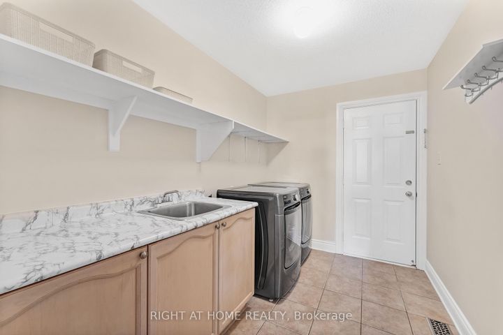 Photo 14 at 409 Beatrice Drive, Nepean (Longfields), Ottawa