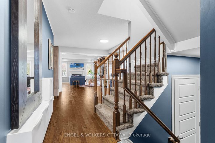 Photo 4 at 760 Mayfly Crescent, Nepean (Half Moon Bay), Ottawa