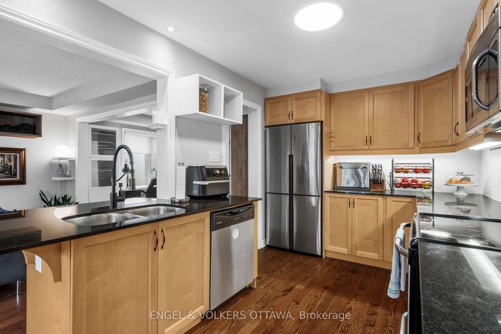 Photo 13 at 760 Mayfly Crescent, Nepean (Half Moon Bay), Ottawa