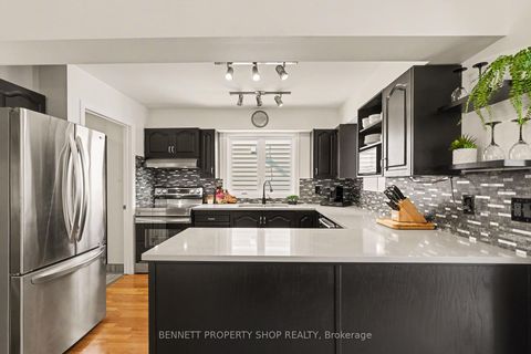 Photo 3 at 53 Filion Crescent, Bridlewood, Kanata