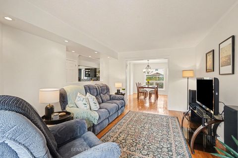 Photo 8 at 53 Filion Crescent, Bridlewood, Kanata