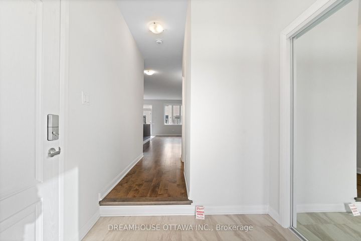 Photo 1 at 563 Aglish Mews, Nepean (Half Moon Bay), Ottawa