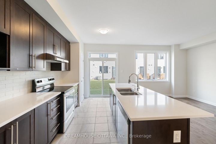 Photo 13 at 563 Aglish Mews, Nepean (Half Moon Bay), Ottawa