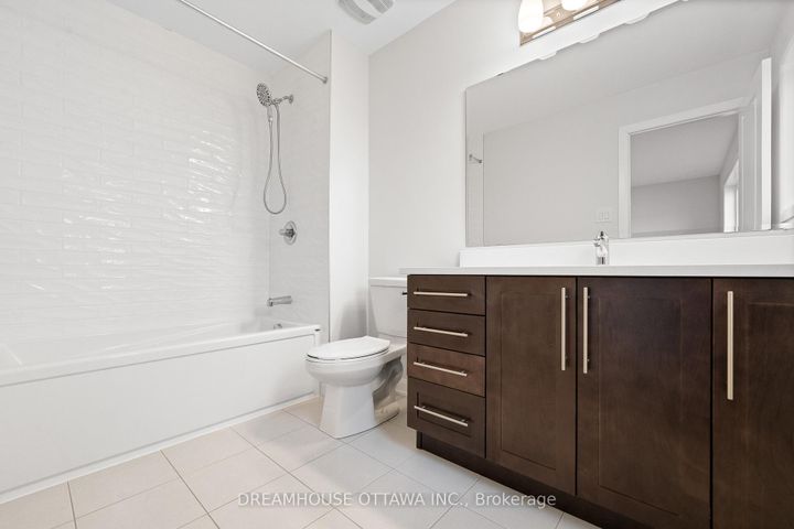 Photo 17 at 563 Aglish Mews, Nepean (Half Moon Bay), Ottawa