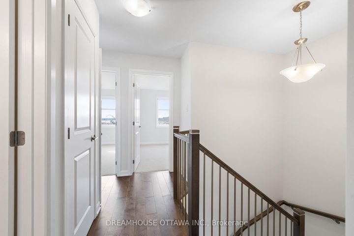 Photo 19 at 563 Aglish Mews, Nepean (Half Moon Bay), Ottawa