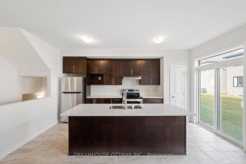 Photo 11 at 563 Aglish Mews, Nepean (Half Moon Bay), Ottawa