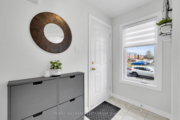 Photo 1 at 1344 Guthrie Street, Nepean (Leslie Park), Ottawa