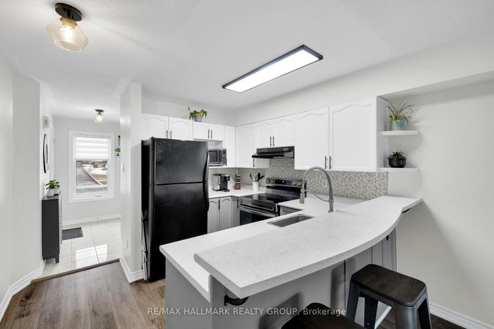 Photo 7 at 1344 Guthrie Street, Nepean (Leslie Park), Ottawa