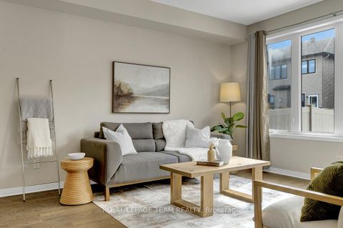 Photo 4 at 277 Losino Crescent, Emerald Meadows/Trailwest, Kanata