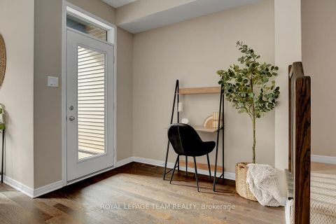 Photo 13 at 277 Losino Crescent, Emerald Meadows/Trailwest, Kanata