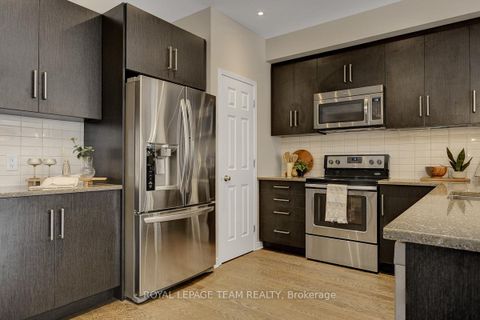 Photo 15 at 277 Losino Crescent, Emerald Meadows/Trailwest, Kanata