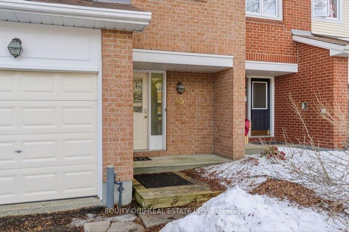 Photo 2 at 35 Willwood Crescent, Nepean (Cedargrove/Fraserdale), Ottawa