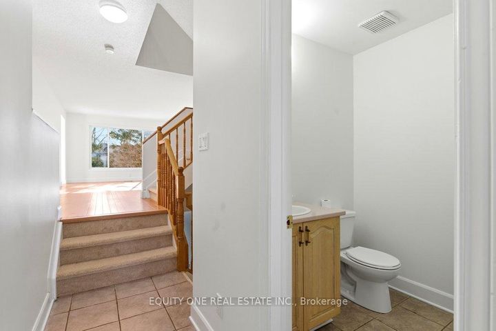Photo 4 at 35 Willwood Crescent, Nepean (Cedargrove/Fraserdale), Ottawa