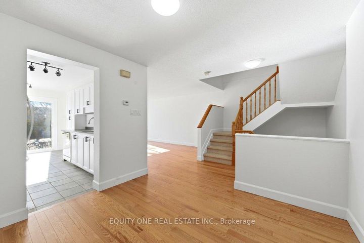 Photo 8 at 35 Willwood Crescent, Nepean (Cedargrove/Fraserdale), Ottawa