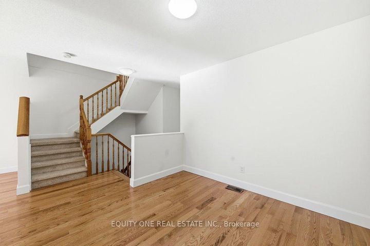 Photo 9 at 35 Willwood Crescent, Nepean (Cedargrove/Fraserdale), Ottawa