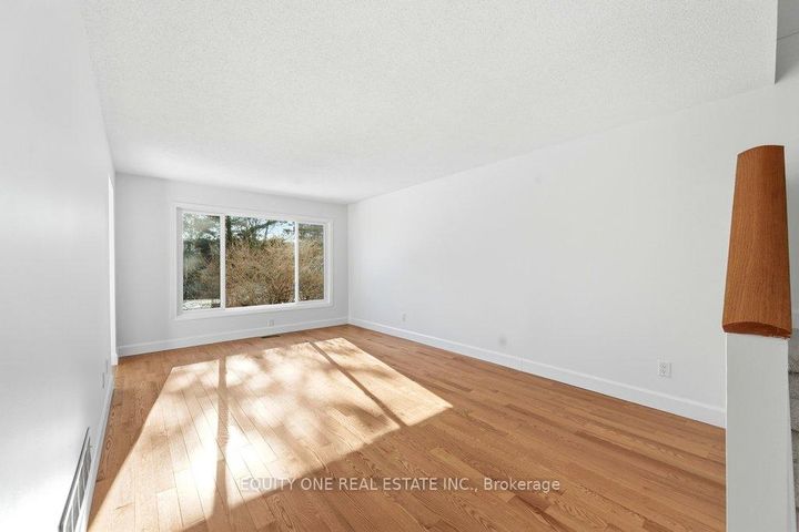 Photo 10 at 35 Willwood Crescent, Nepean (Cedargrove/Fraserdale), Ottawa