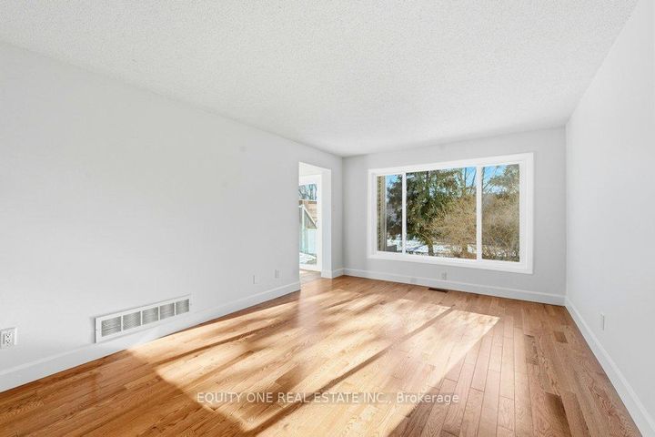 Photo 11 at 35 Willwood Crescent, Nepean (Cedargrove/Fraserdale), Ottawa