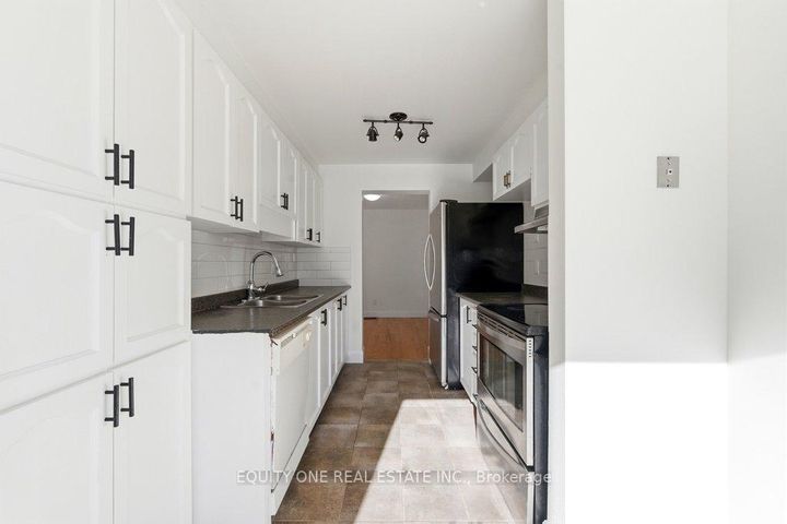 Photo 13 at 35 Willwood Crescent, Nepean (Cedargrove/Fraserdale), Ottawa