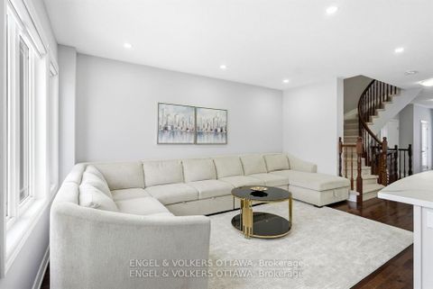 Photo 4 at 476 Barrick Hill Road, Emerald Meadows/Trailwest, Kanata