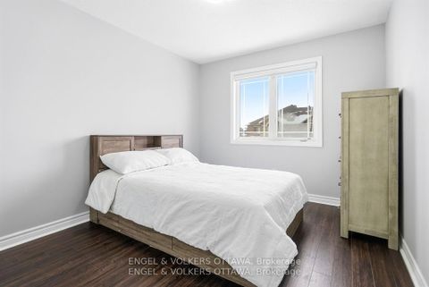 Photo 13 at 476 Barrick Hill Road, Emerald Meadows/Trailwest, Kanata