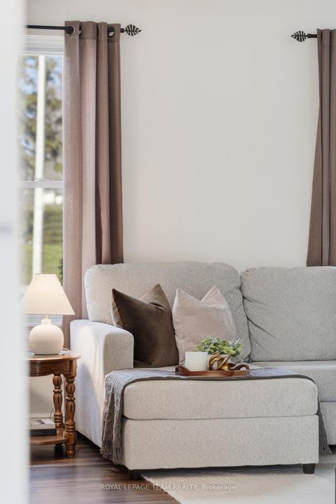 Photo 9 at 67 Castlefrank Road, Glencairn/Hazeldean, Kanata