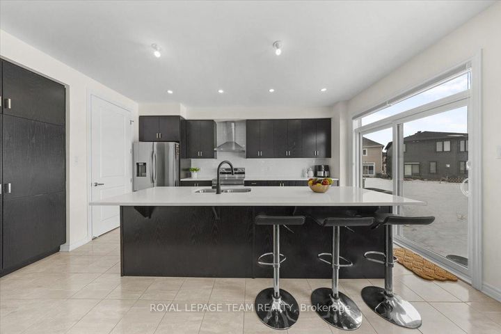 Photo 9 at 290 Turnbuckle Crescent, Nepean (Half Moon Bay), Ottawa